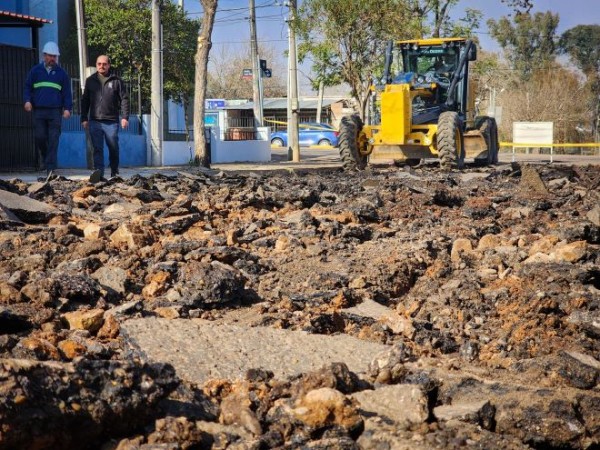 El intendente Andrés Lima informó que comenzaron los trabajos de cementado en calle Misiones